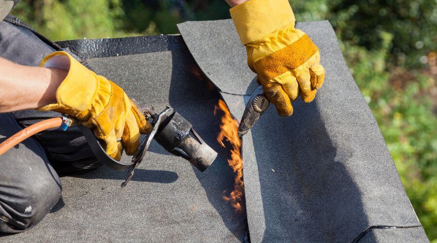 Expert Emergency Roof Repairs services in Bleiblerville, TX